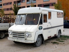 santana_commer_furgon_commer_modelo_ingles_fabricado_por_santana_desde_mediados_de_los_60_foto_2010_irunea_na[2].jpg